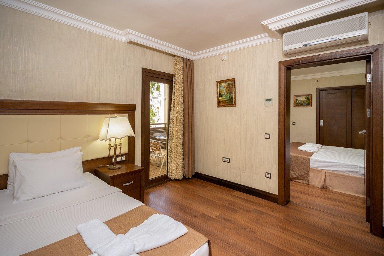 Latanya Park Resort Yaliciftlik Ngoại thất bức ảnh